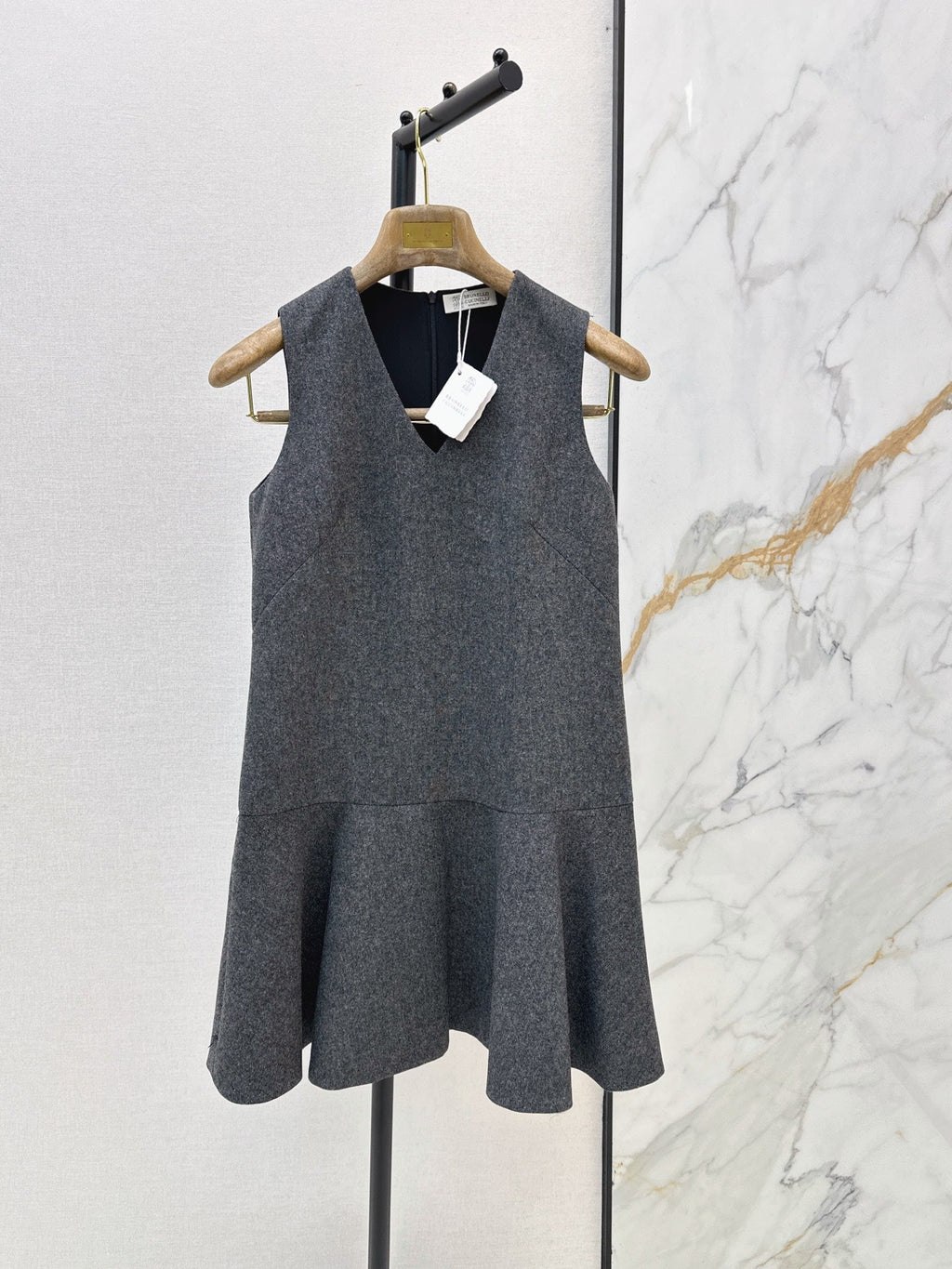 26 Fall/Winter Latest Sleeveless Dress