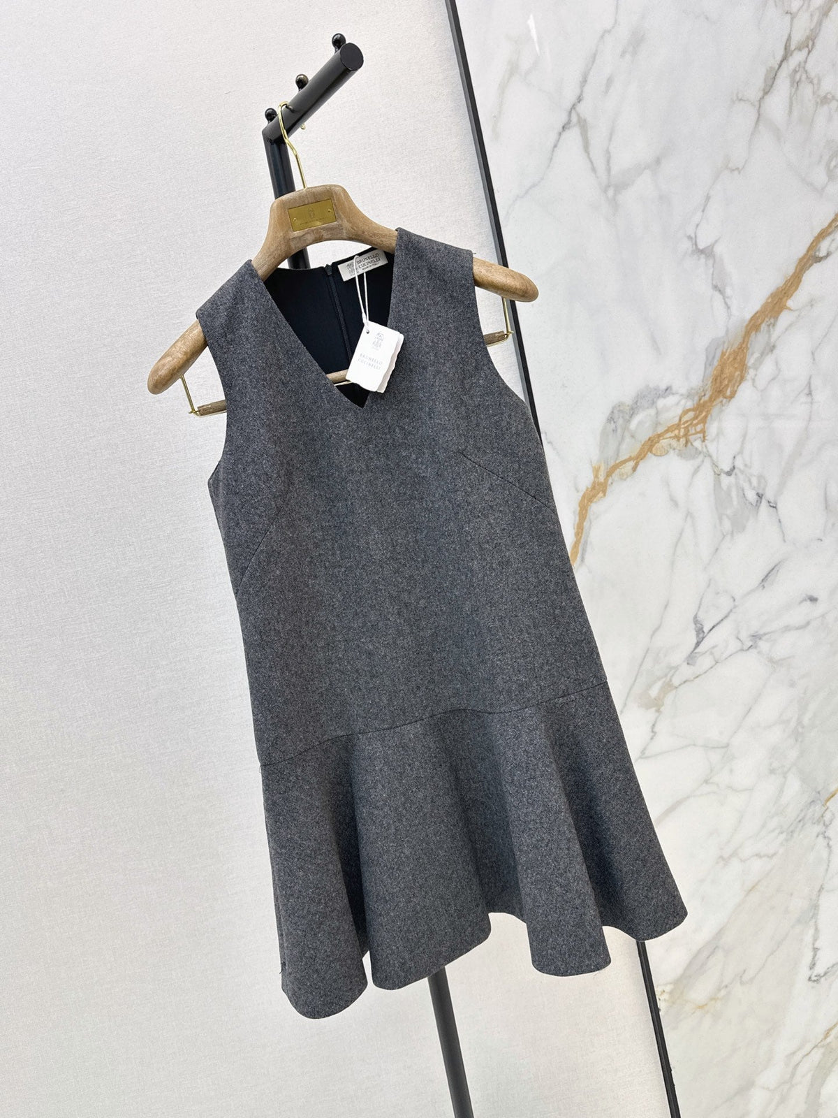 26 Fall/Winter Latest Sleeveless Dress