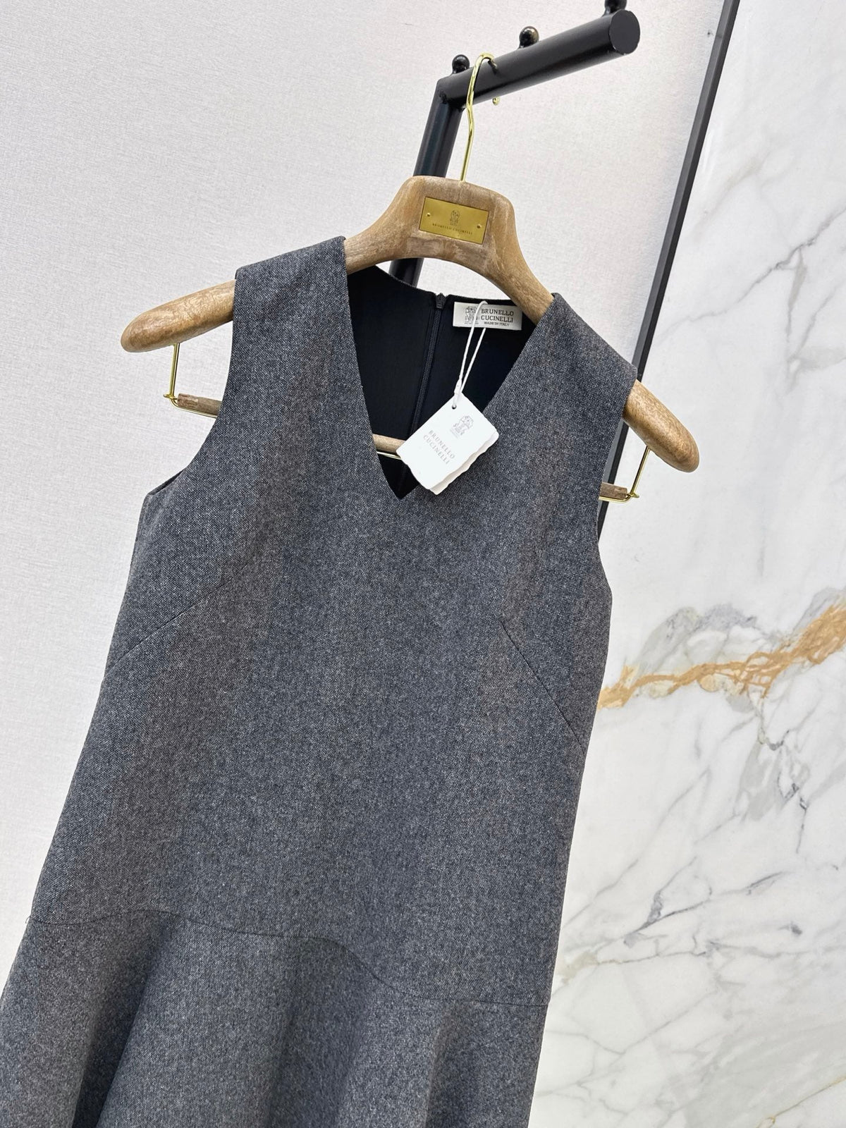 26 Fall/Winter Latest Sleeveless Dress