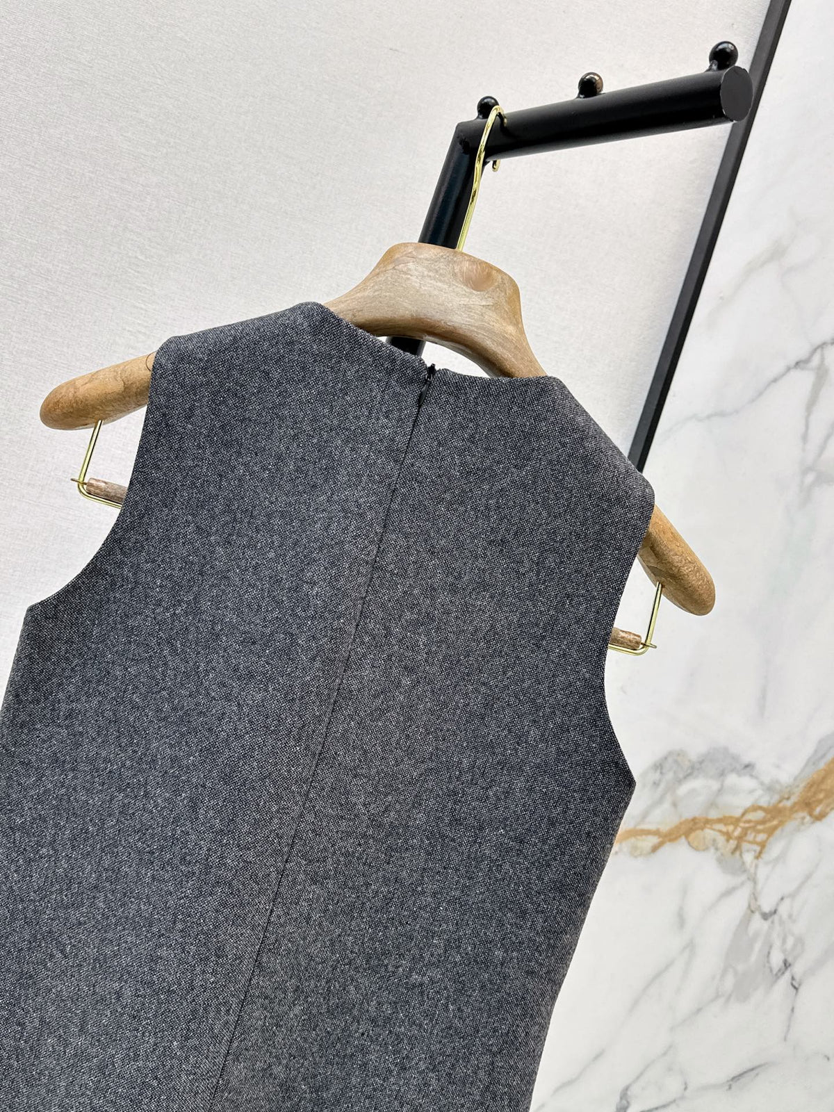 26 Fall/Winter Latest Sleeveless Dress