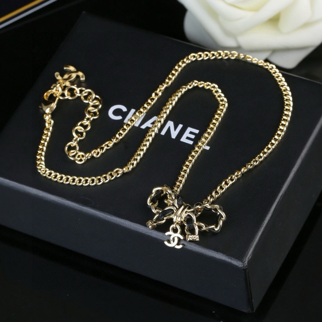 26 New Style Bowknot Necklace