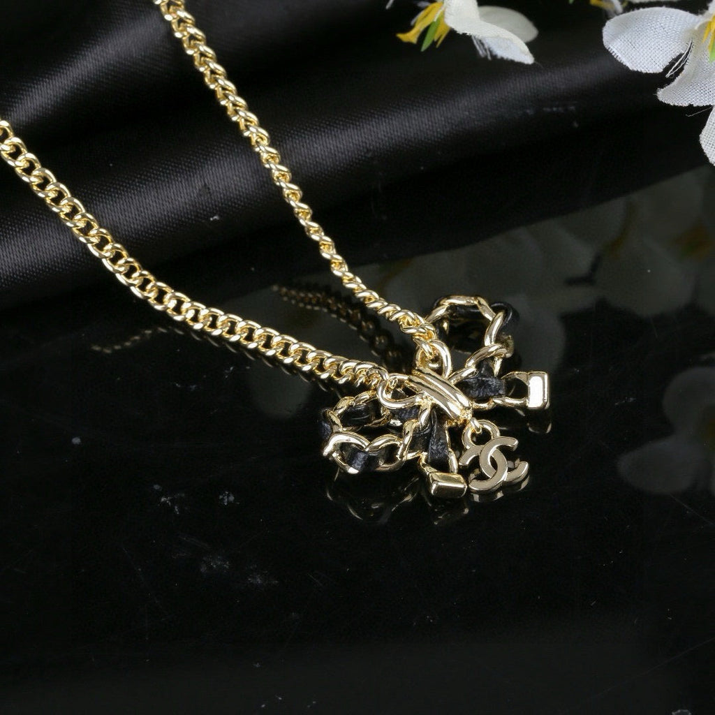 26 New Style Bowknot Necklace