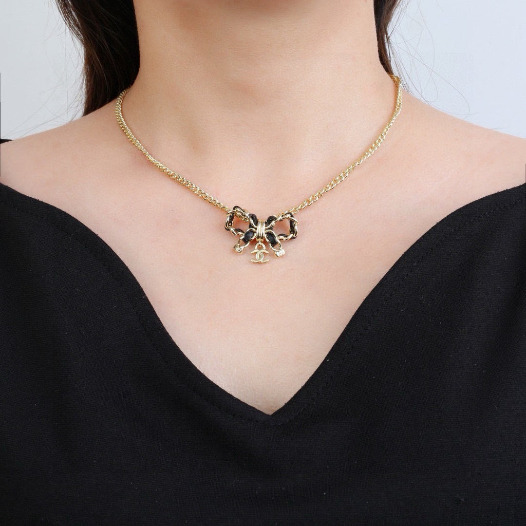 26 New Style Bowknot Necklace