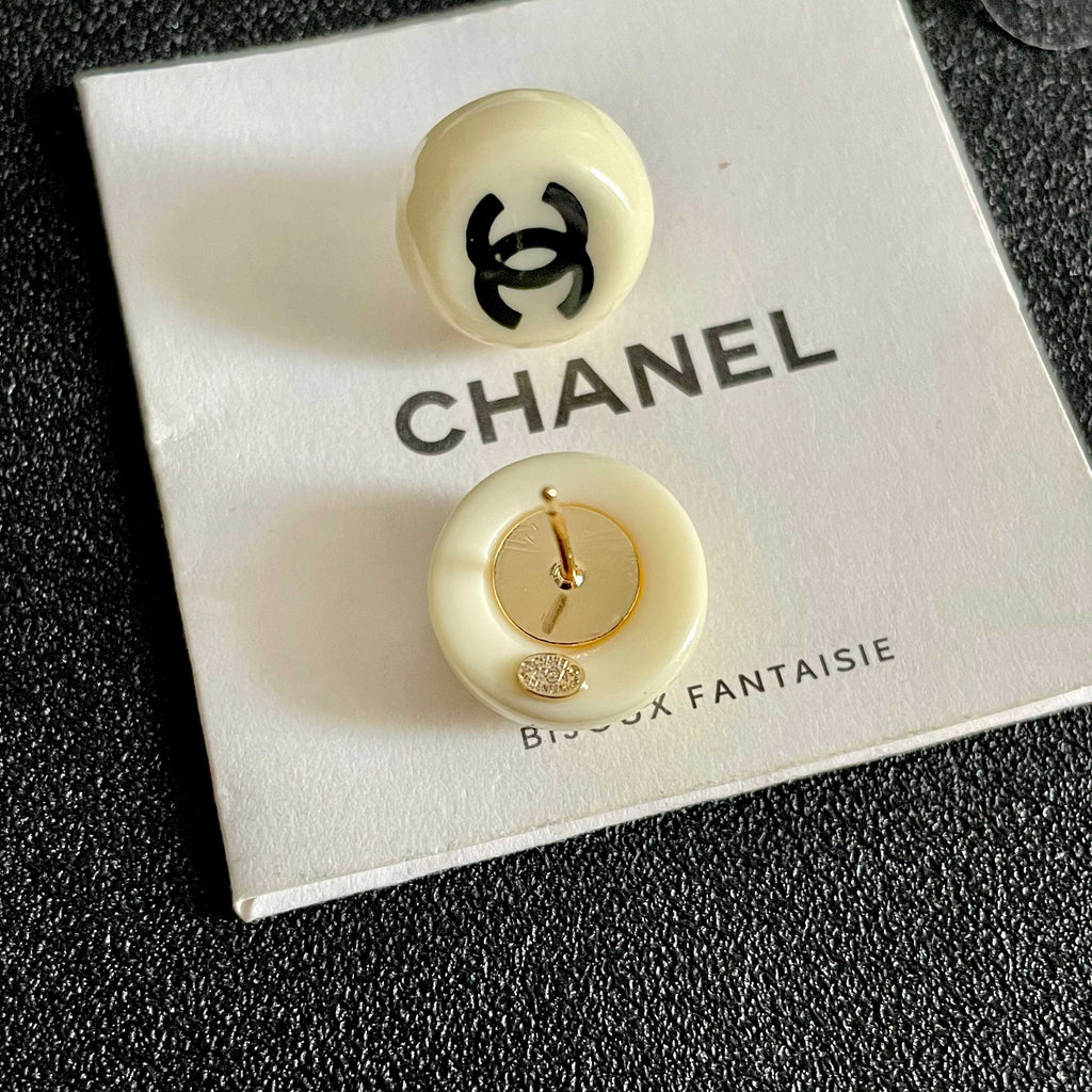 26 New Style Pre-Owned Earrings