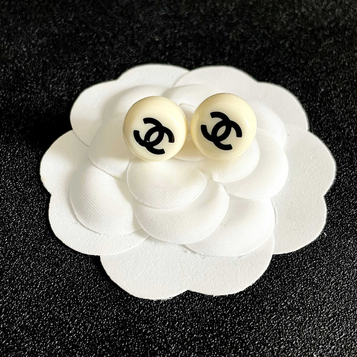 26 New Style Pre-Owned Earrings