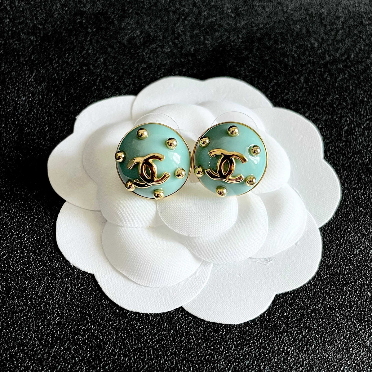 26 New Style Pre-Owned Earrings