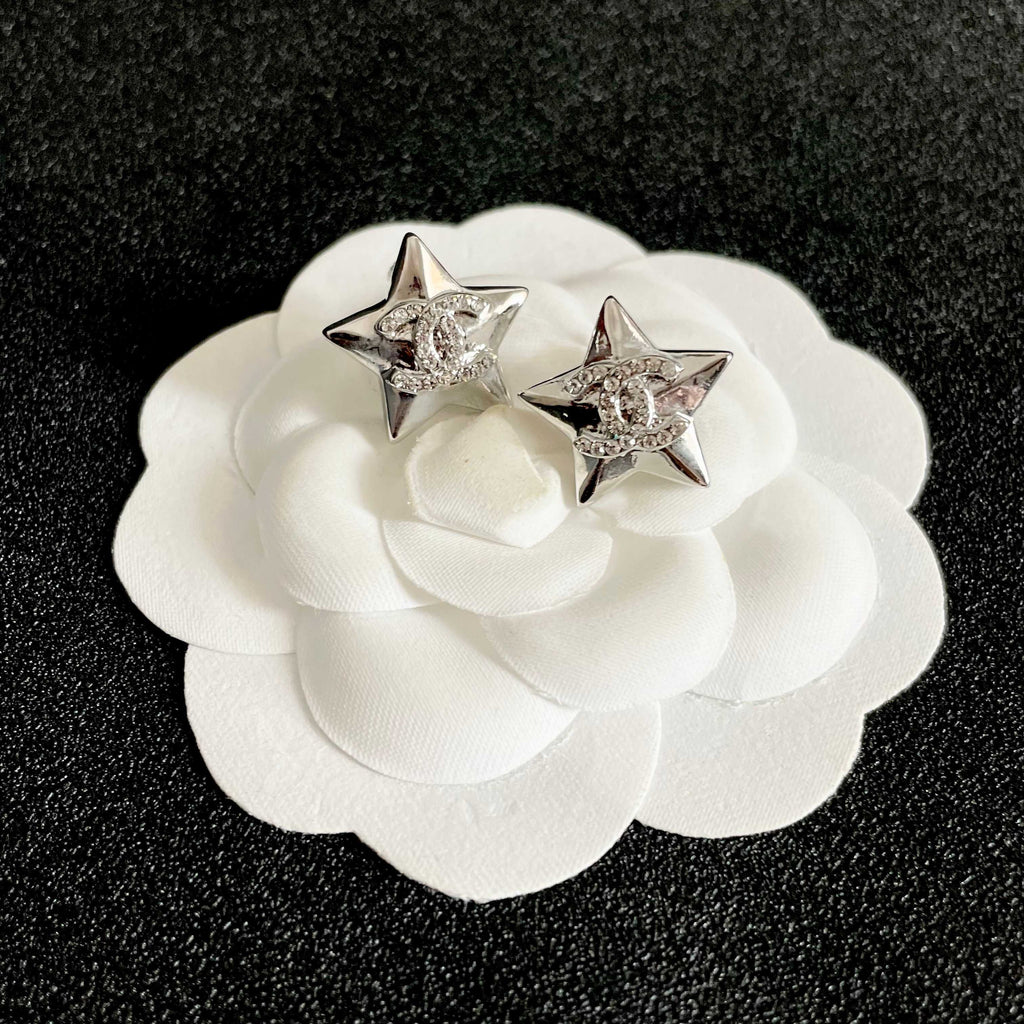 26 New Style Pre-Owned Earrings