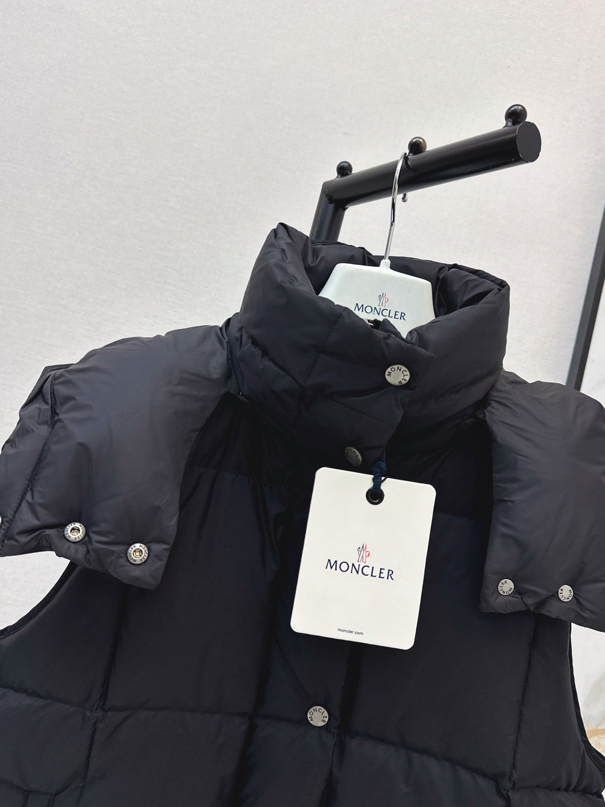 26 Fall/Winter Latest Hooded Down Vest
