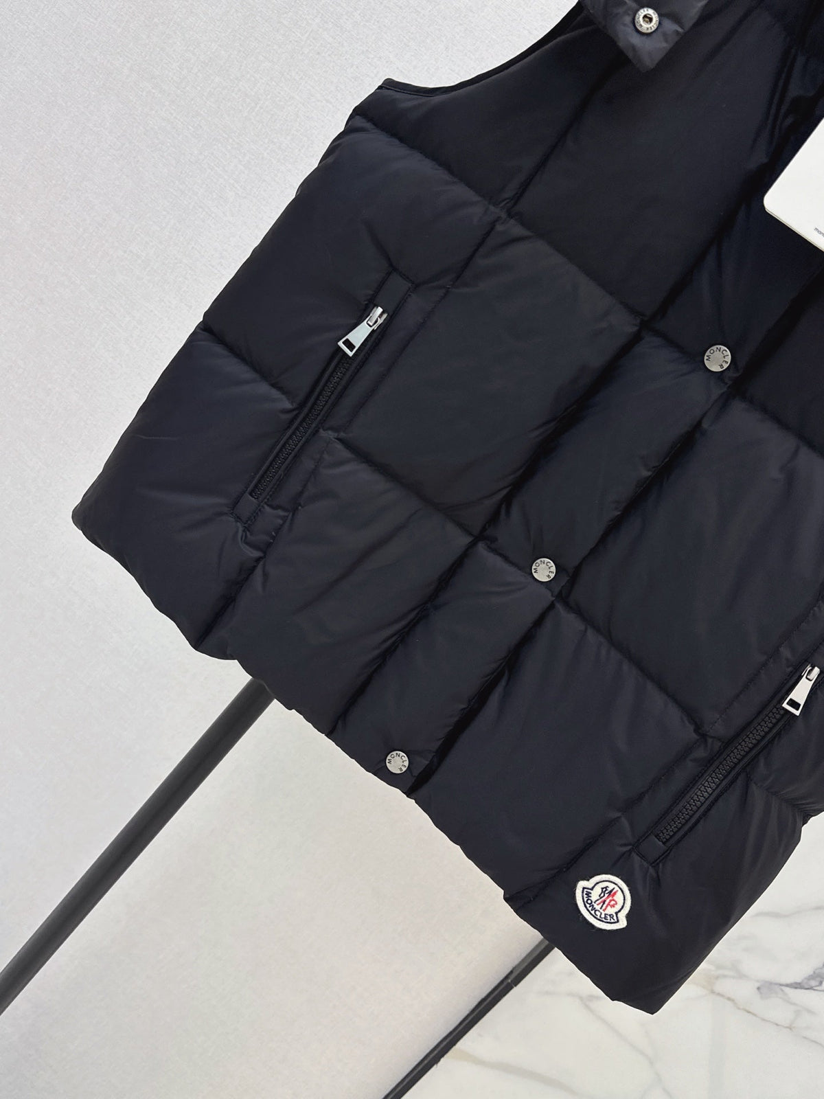 26 Fall/Winter Latest Hooded Down Vest