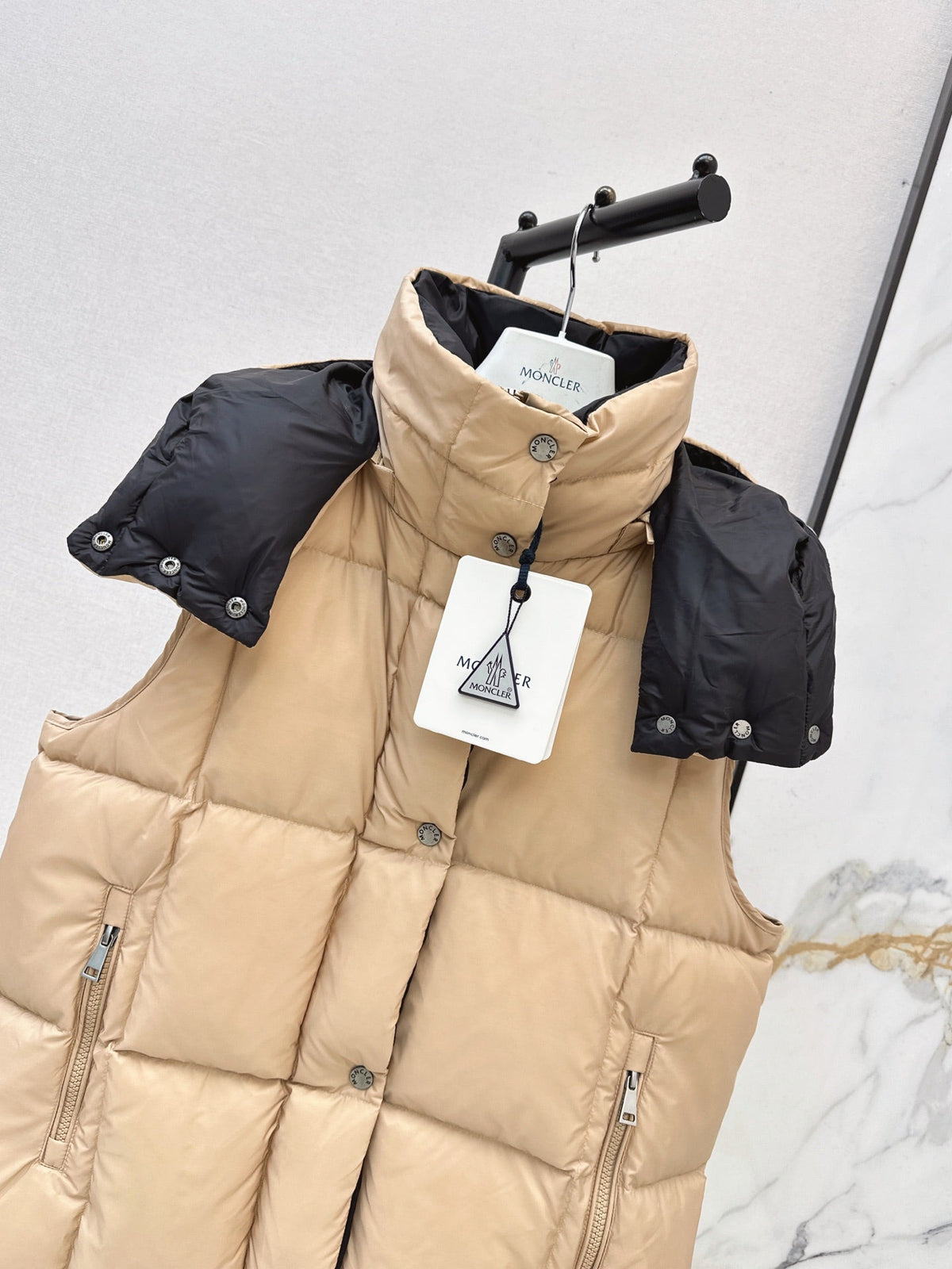 26 Fall/Winter Latest Hooded Down Vest