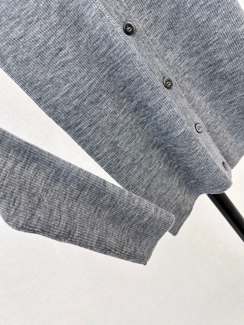 26 Fall/Winter New Wave-Edged Grey Cashmere Cardigan