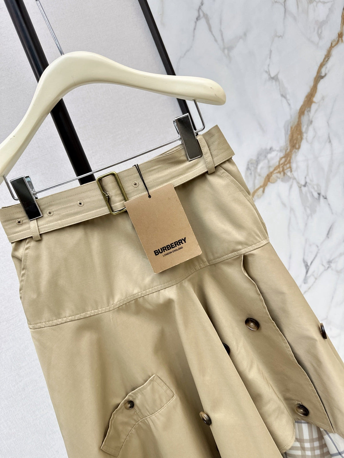 26 Fall/Winter Latest Irregular Cut High-Waist Skirtc