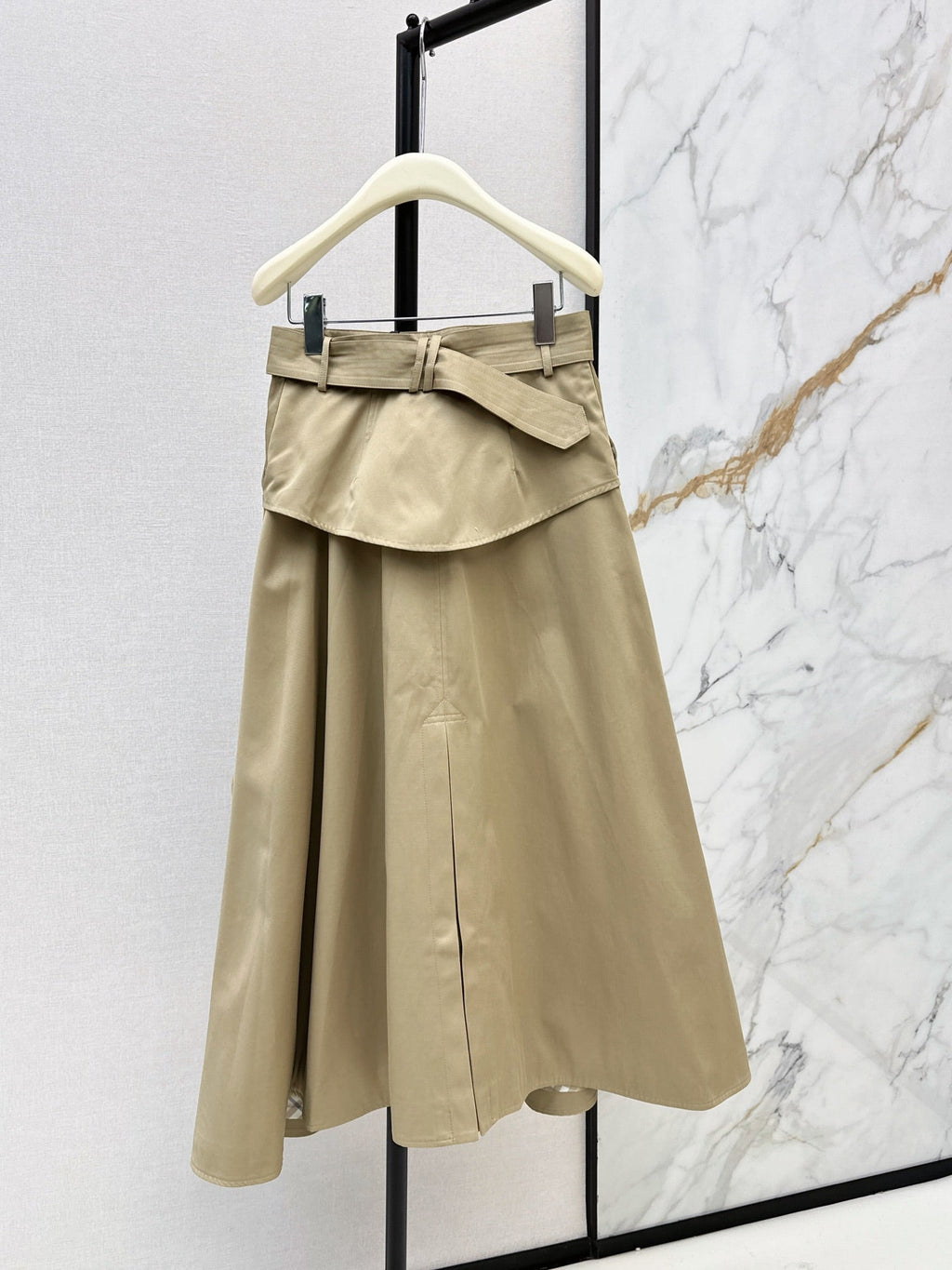 26 Fall/Winter Latest Irregular Cut High-Waist Skirtc