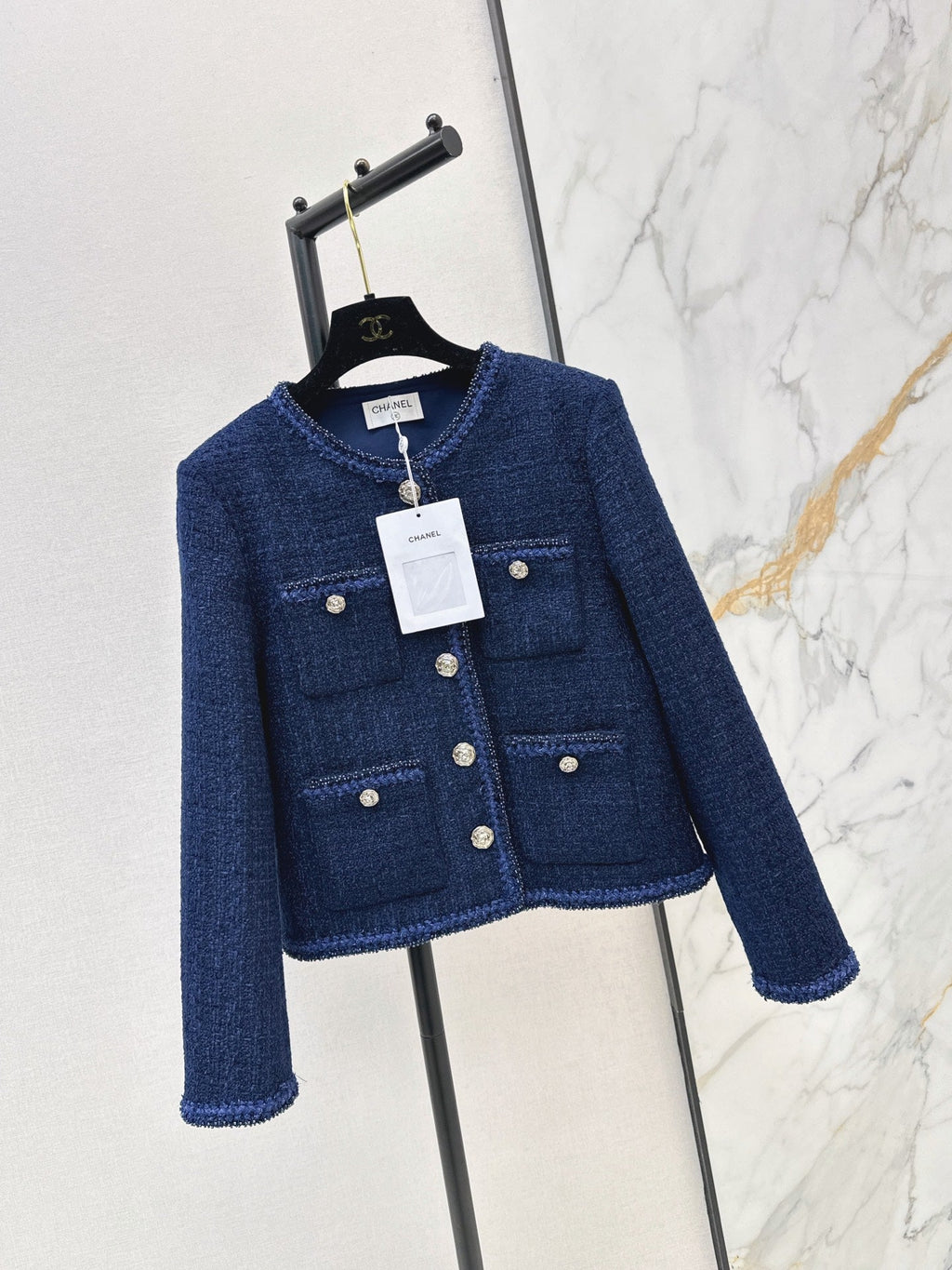 26 Fall/Winter Latest Four-Pocket Decorative Round-Neck Knit Jacket