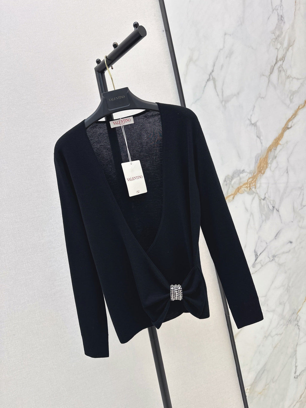 26 Fall/Winter Latest Diamond Knot V-Neck Knit Top