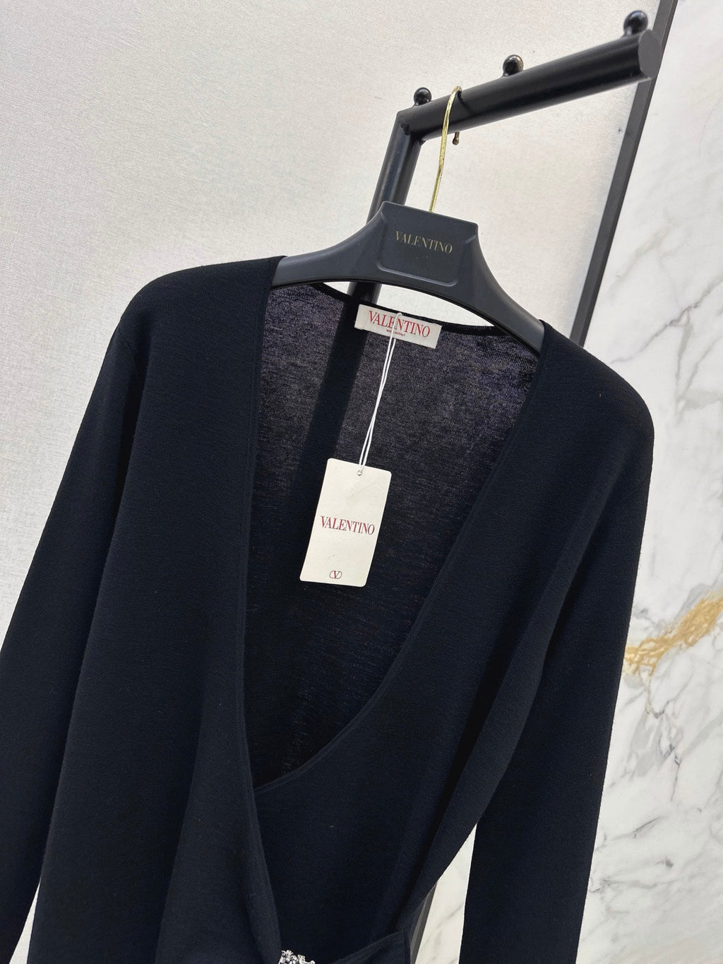 26 Fall/Winter Latest Diamond Knot V-Neck Knit Top