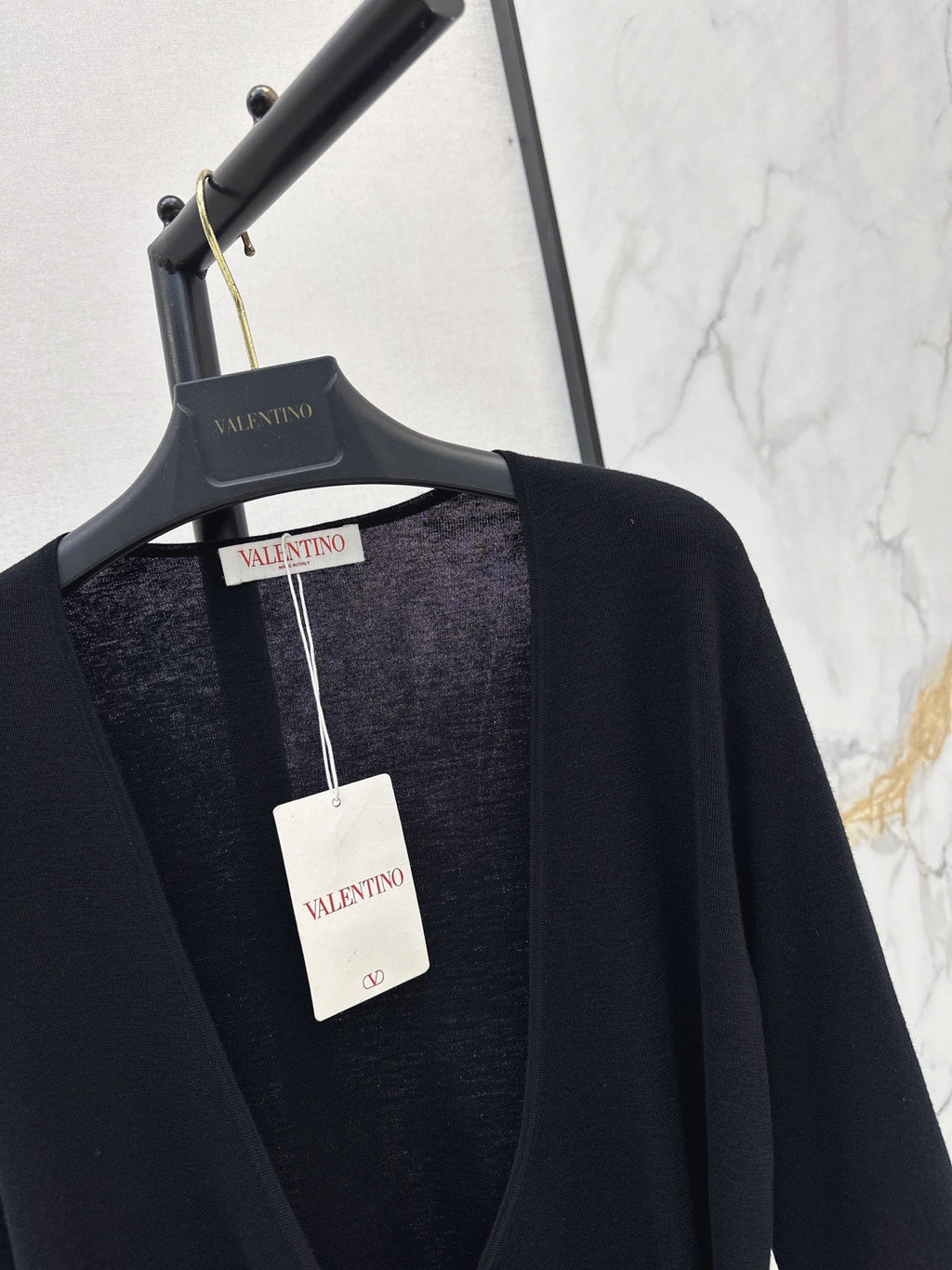 26 Fall/Winter Latest Diamond Knot V-Neck Knit Top