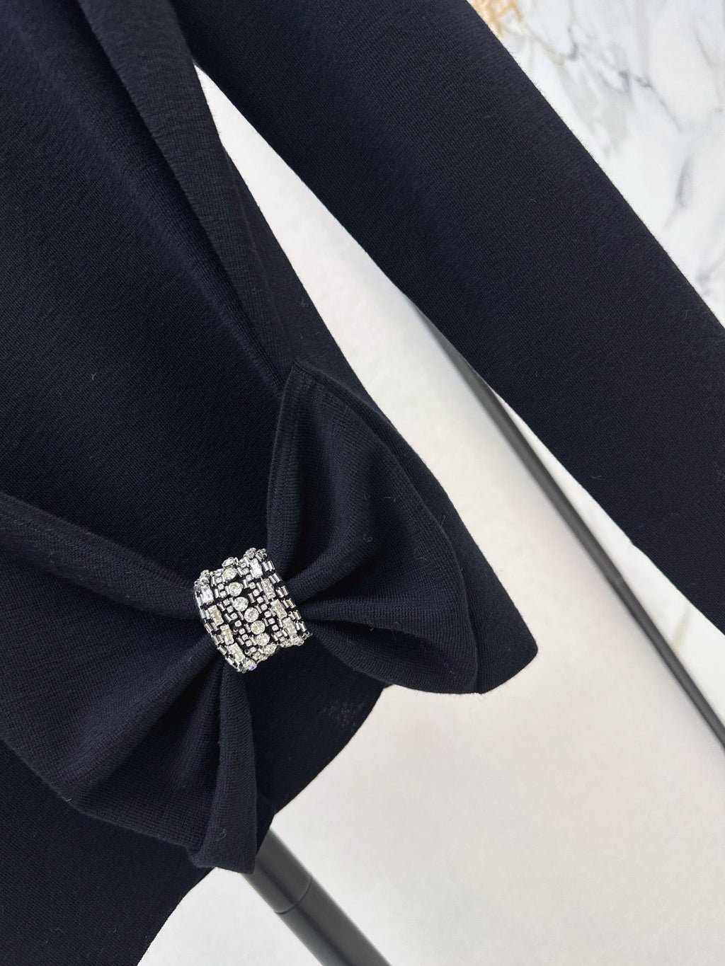 26 Fall/Winter Latest Diamond Knot V-Neck Knit Top