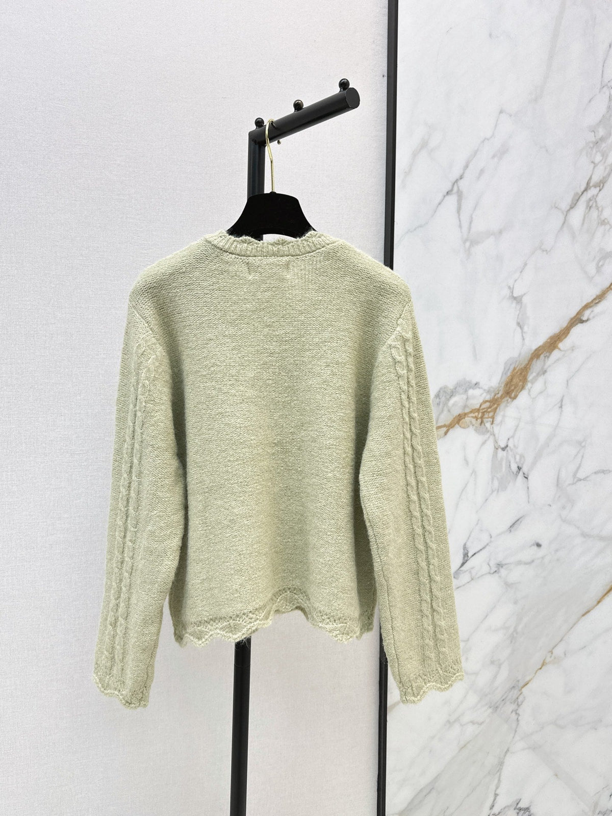 26 Autumn/Winter Latest Flower Embroidered Knit Cardigan
