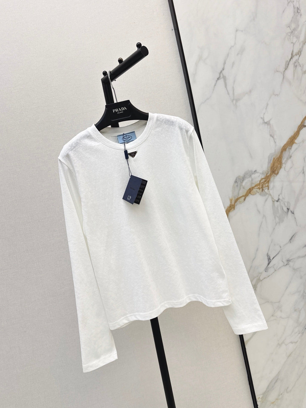 26 Fall/Winter Latest Triangle Logo Long-Sleeve White T-Shirt