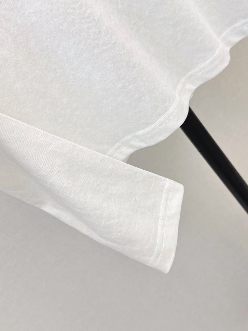 26 Fall/Winter Latest Triangle Logo Long-Sleeve White T-Shirt