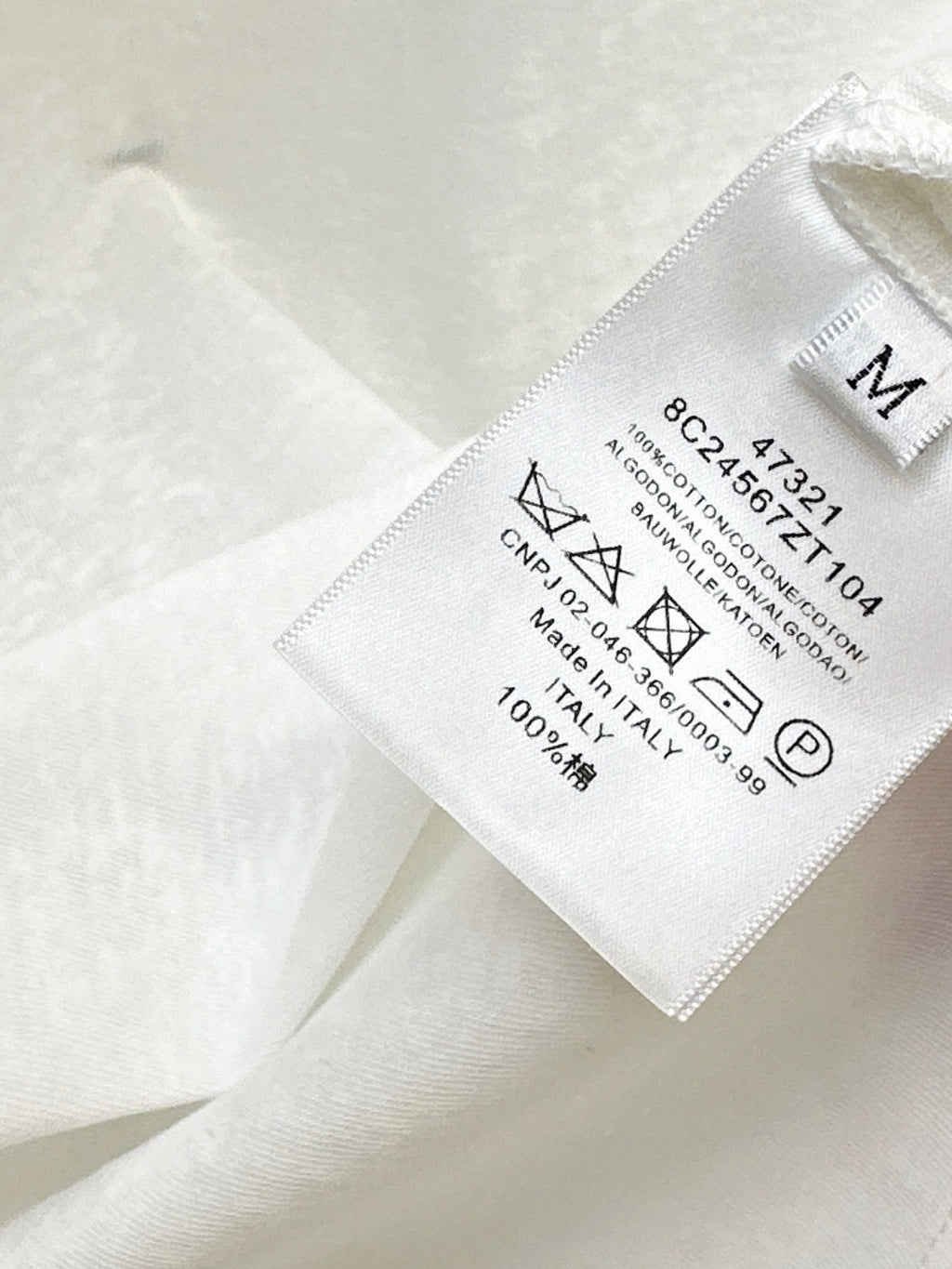 26 Fall/Winter Latest Triangle Logo Long-Sleeve White T-Shirt