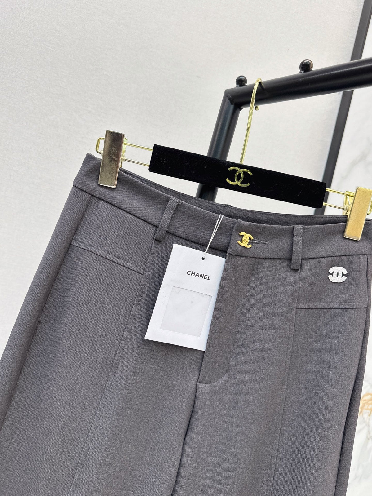 26 Fall/Winter Latest Logo-Embellished Straight-Leg Dress Pants