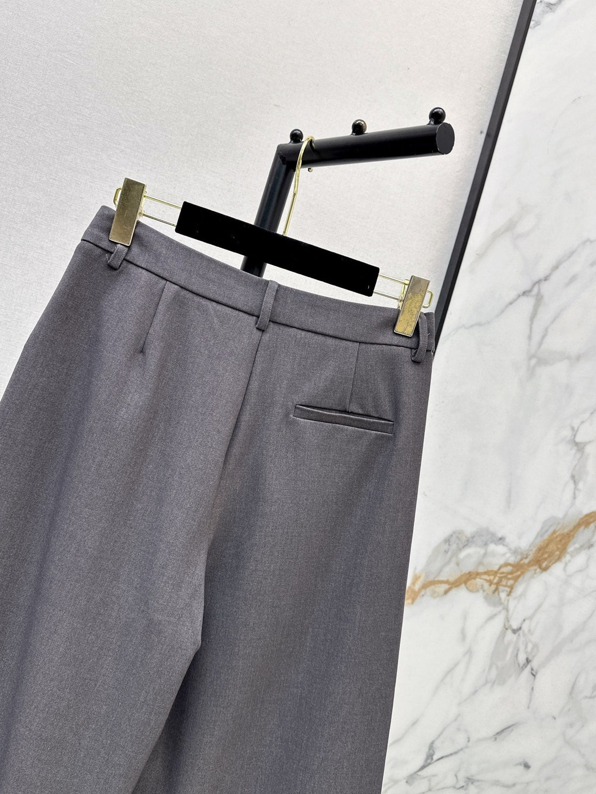 26 Fall/Winter Latest Logo-Embellished Straight-Leg Dress Pants