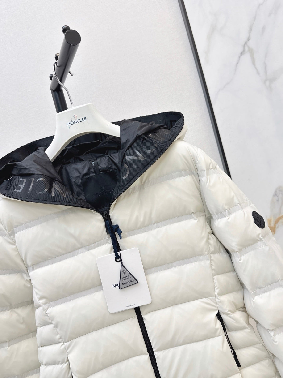 26Latest Autumn/Winter Hooded Down Jacket with Dual Pockets