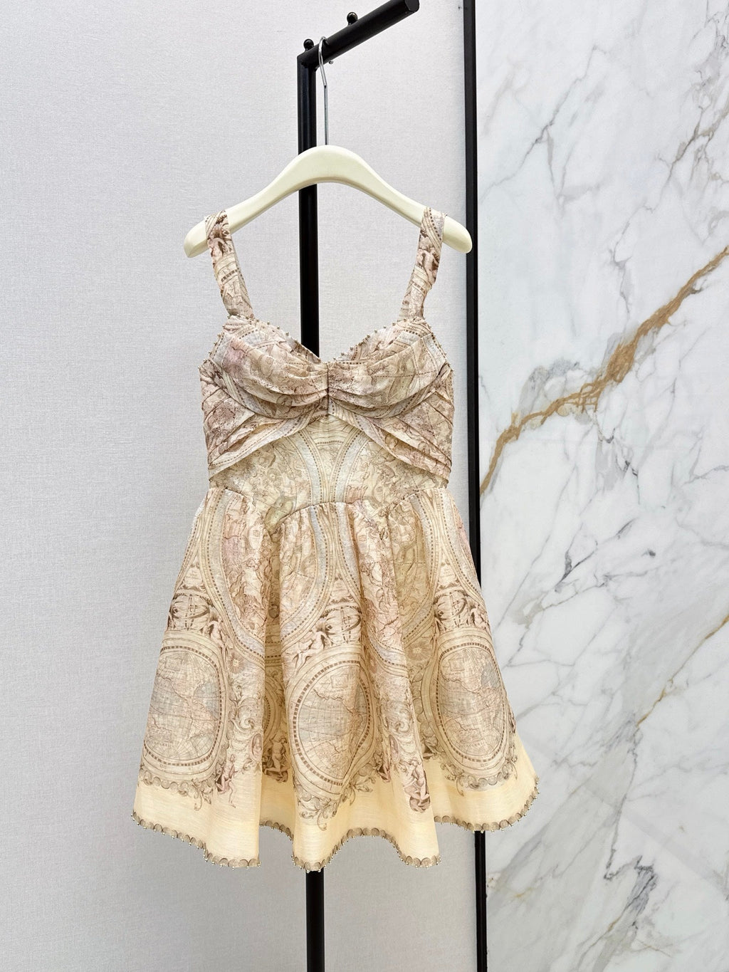 26Latest Early-Autumn Resort-Style Short Printed Dress