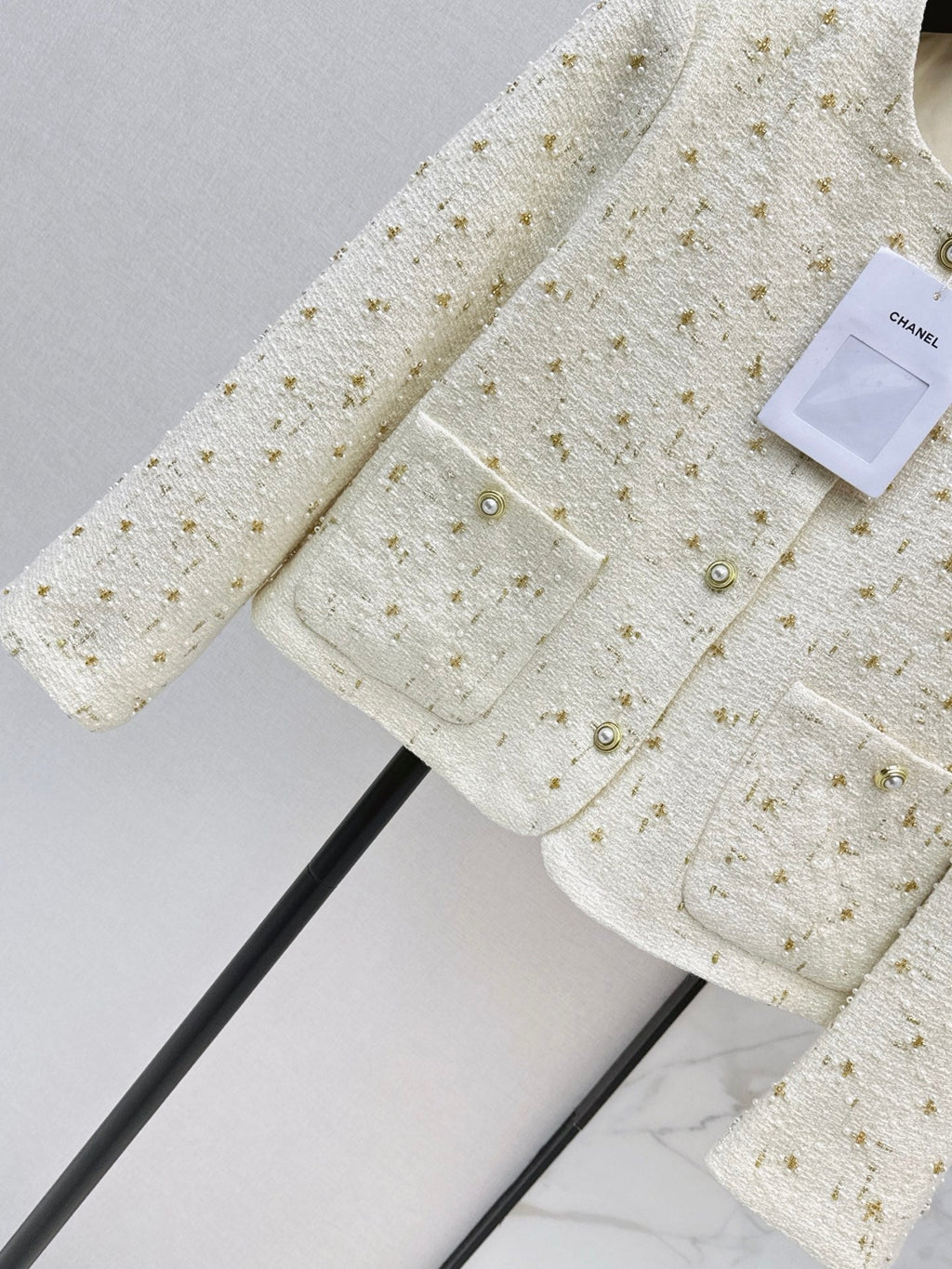 26New Autumn/Winter Hand-Beaded Crew-Neck Knit Jacket