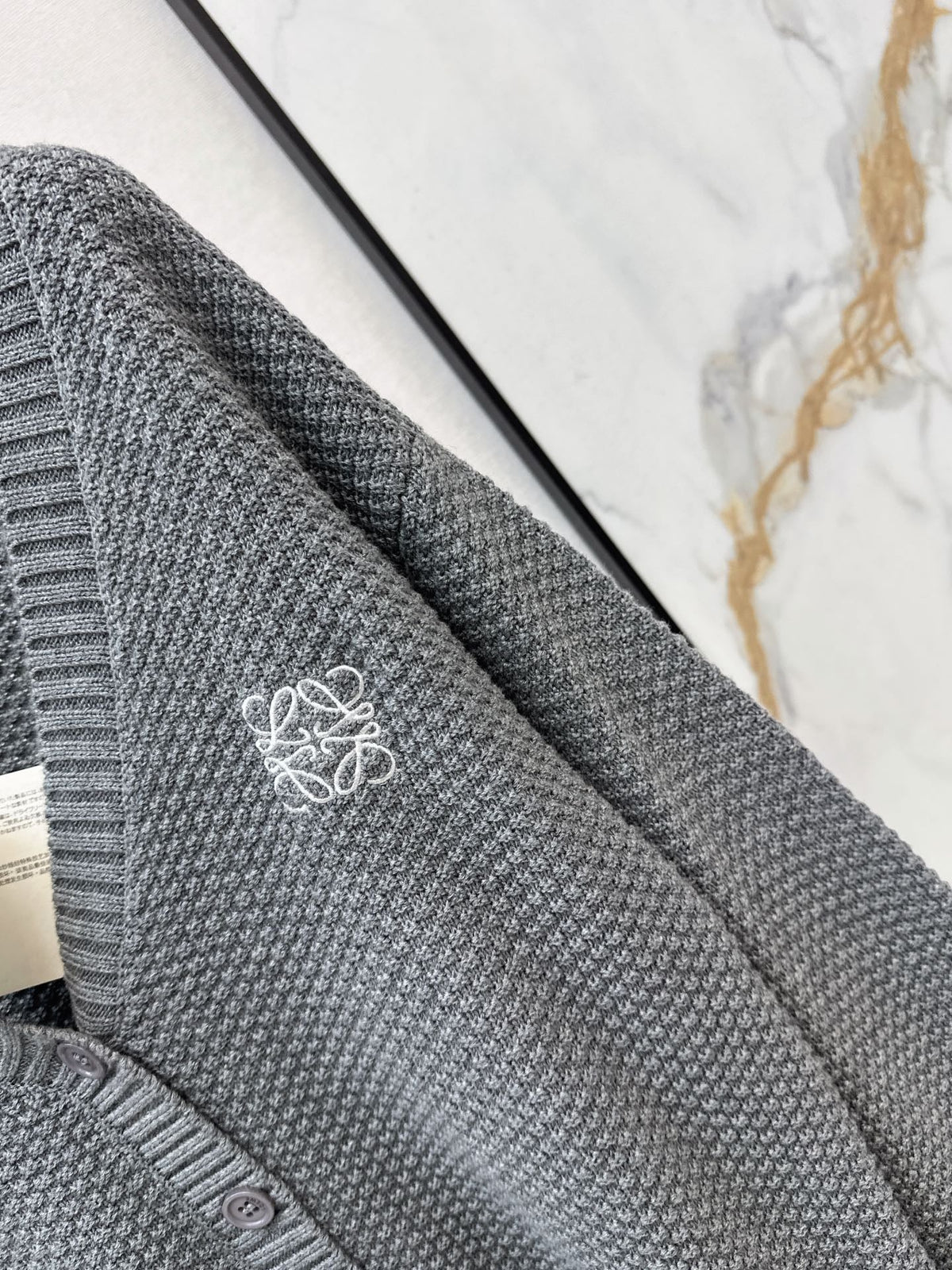 26Latest Autumn/Winter Loose-Fit V-Neck Knit Cardigan with Embroidered Logo