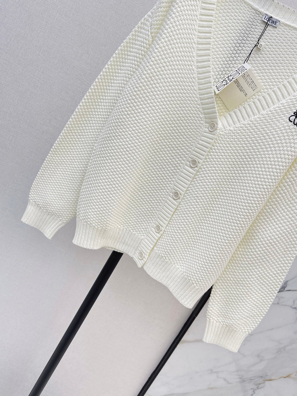 26Latest Autumn/Winter Loose-Fit V-Neck Knit Cardigan with Embroidered Logo