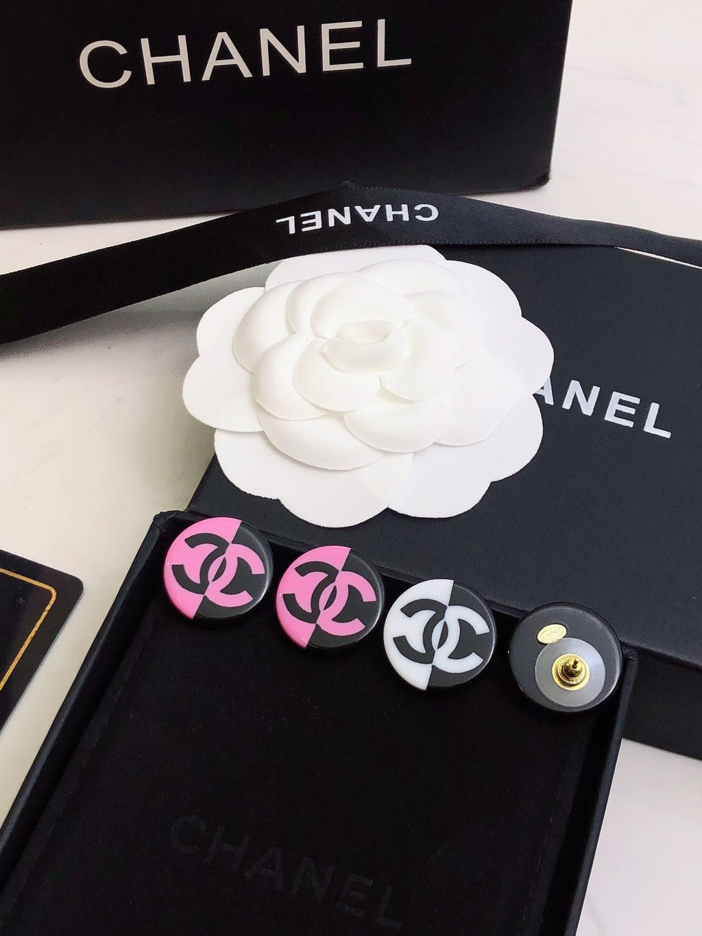 26Acrylic Circle Stud Earrings