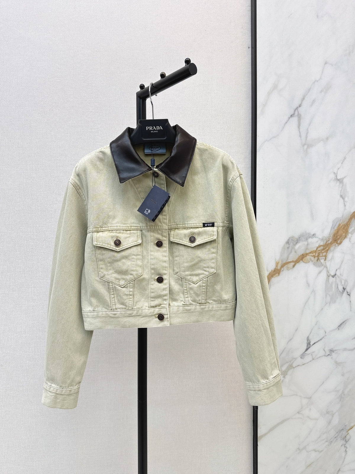 26 Fall/Winter Latest Retro Washed Short Denim Jacket