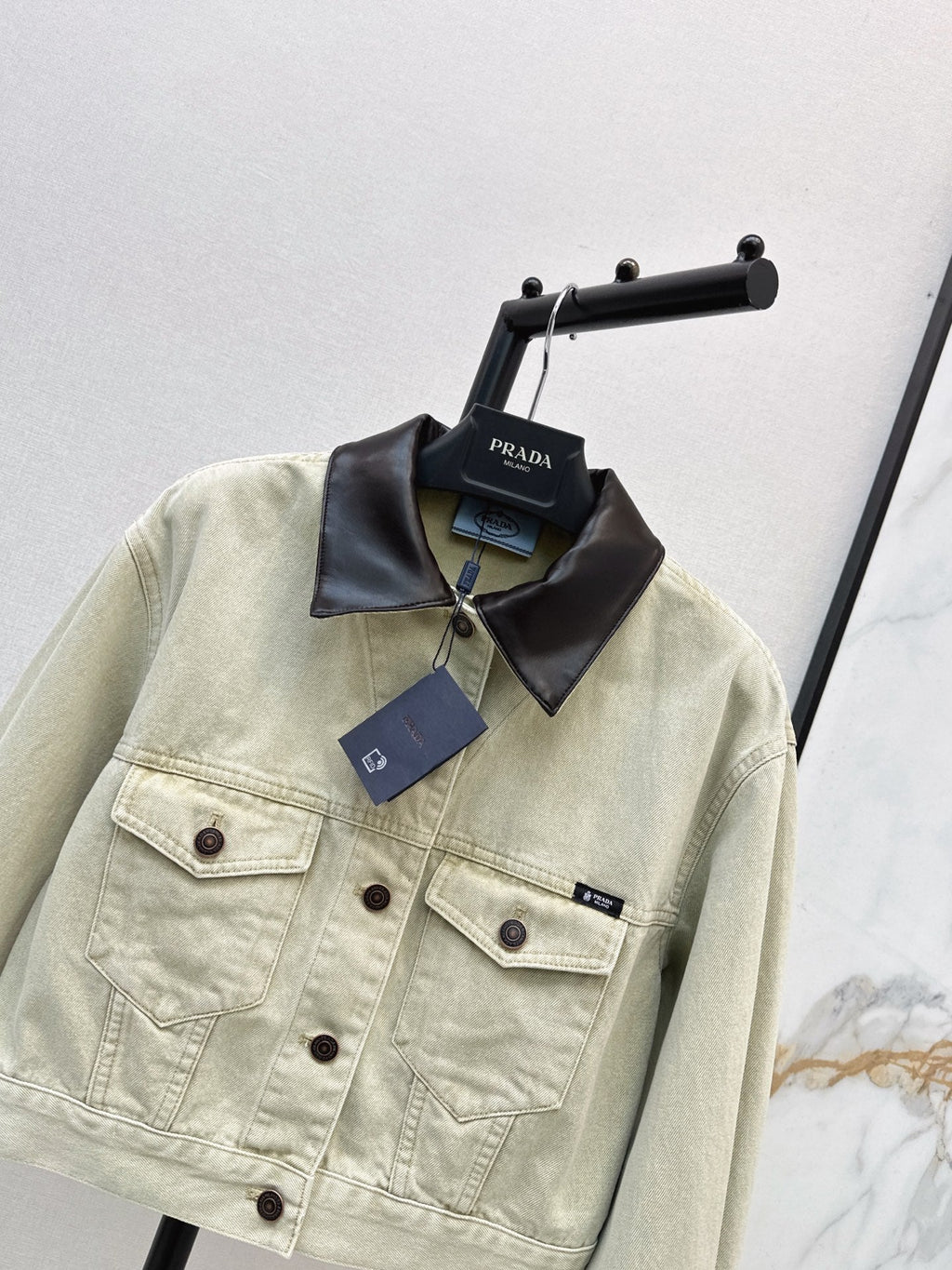 26 Fall/Winter Latest Retro Washed Short Denim Jacket