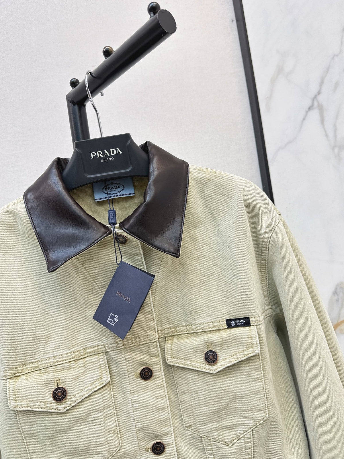 26 Fall/Winter Latest Retro Washed Short Denim Jacket