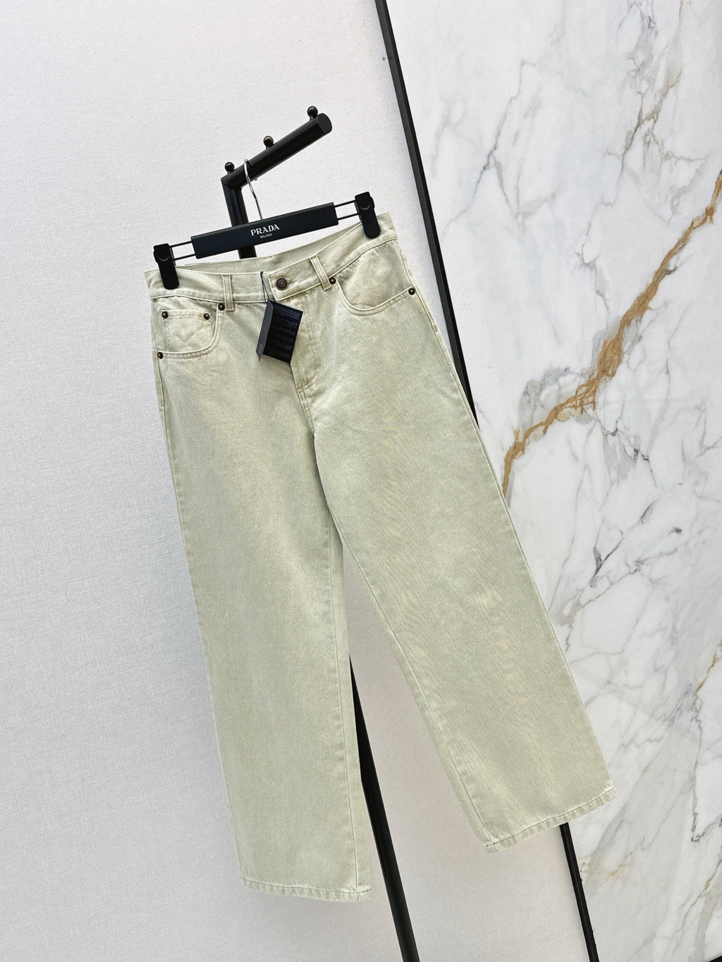 26 Fall/Winter Latest Washed Straight-Leg Denim Jeans