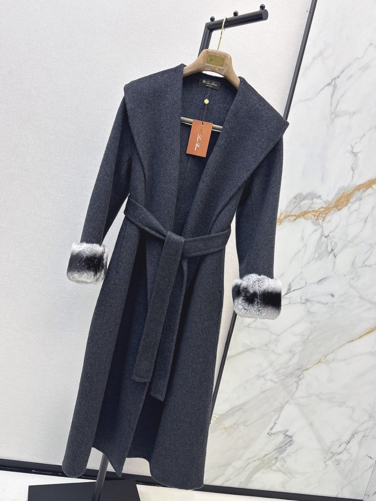 26 Fall/Winter Latest Style Long Double-Faced Wool Coat with Large Lapel