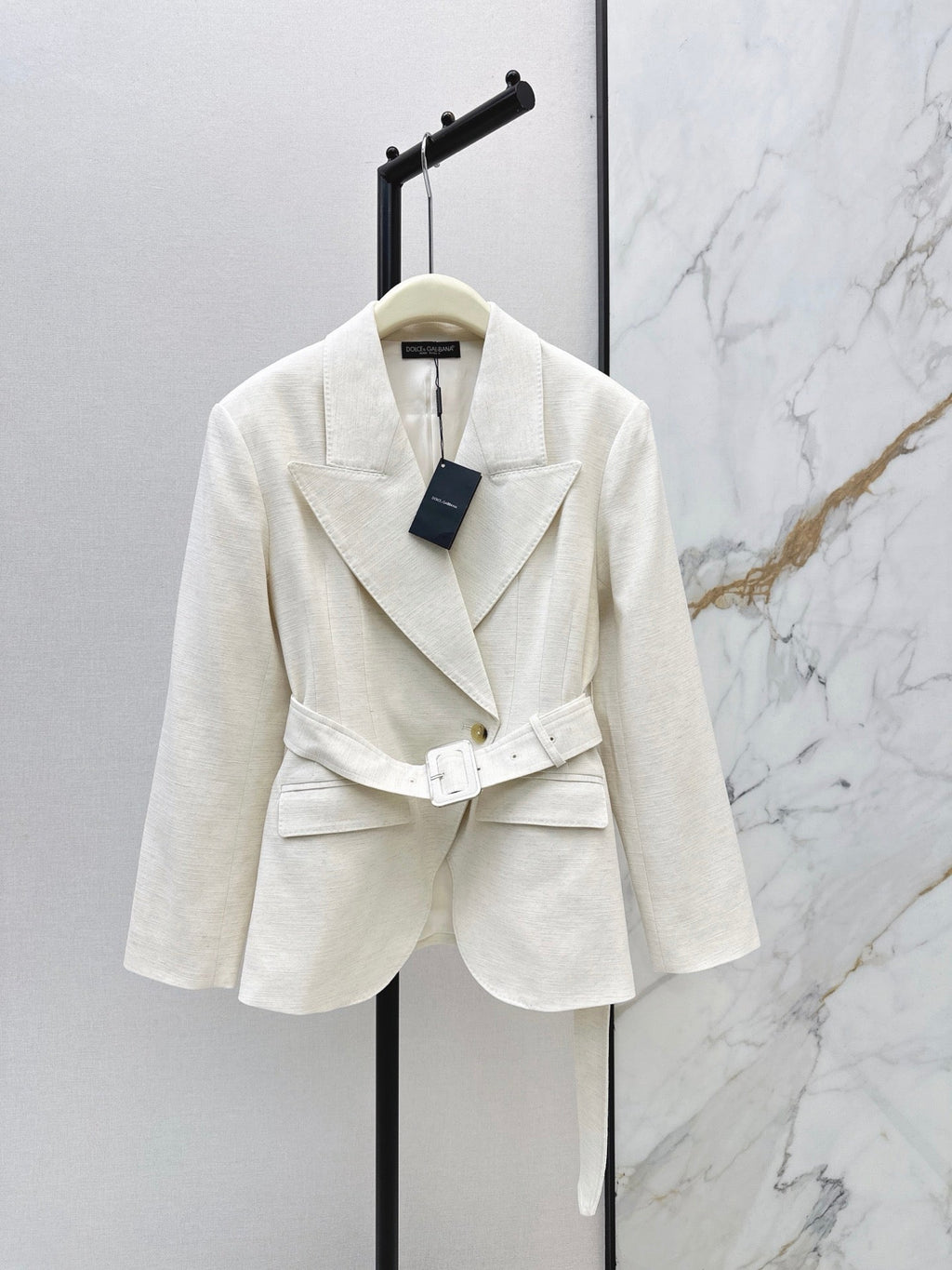 26Latest Autumn/Winter Lapel Blazer with Side-Button Detail
