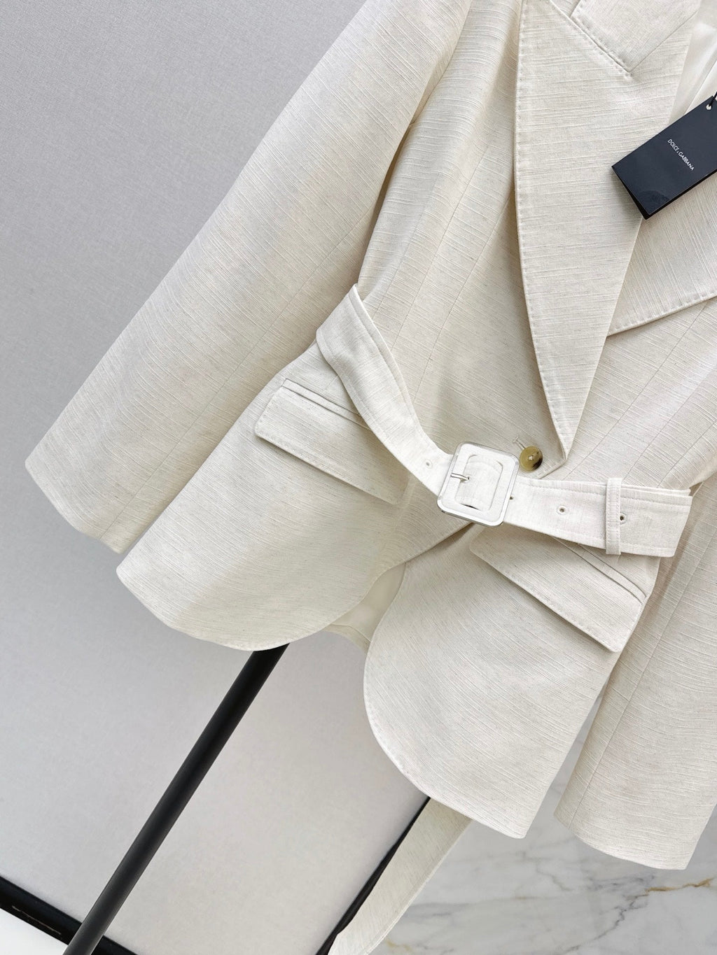 26Latest Autumn/Winter Lapel Blazer with Side-Button Detail