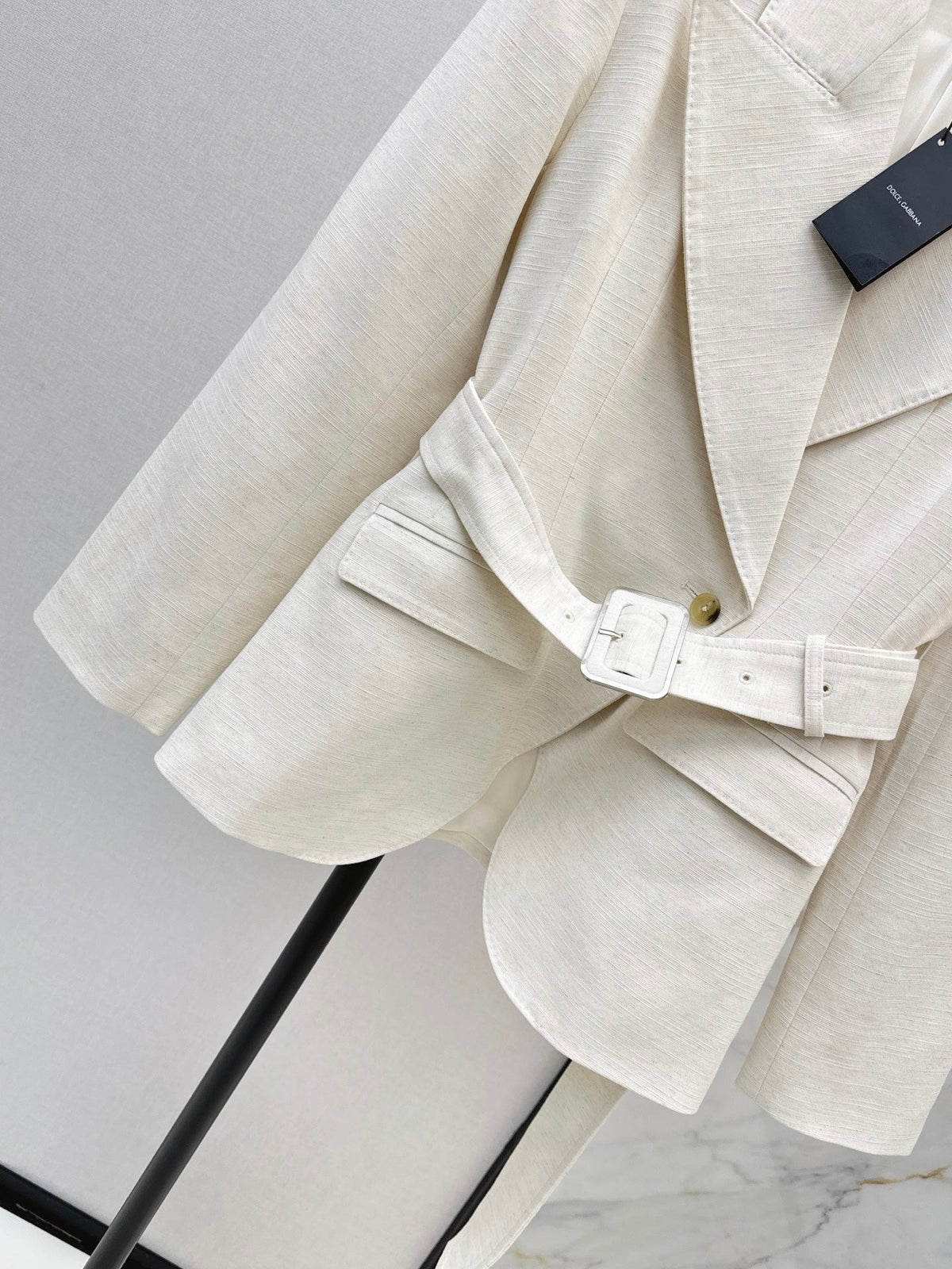 26Latest Autumn/Winter Lapel Blazer with Side-Button Detail