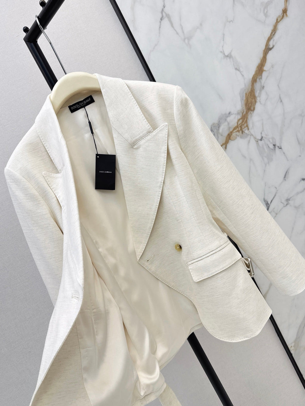 26Latest Autumn/Winter Lapel Blazer with Side-Button Detail