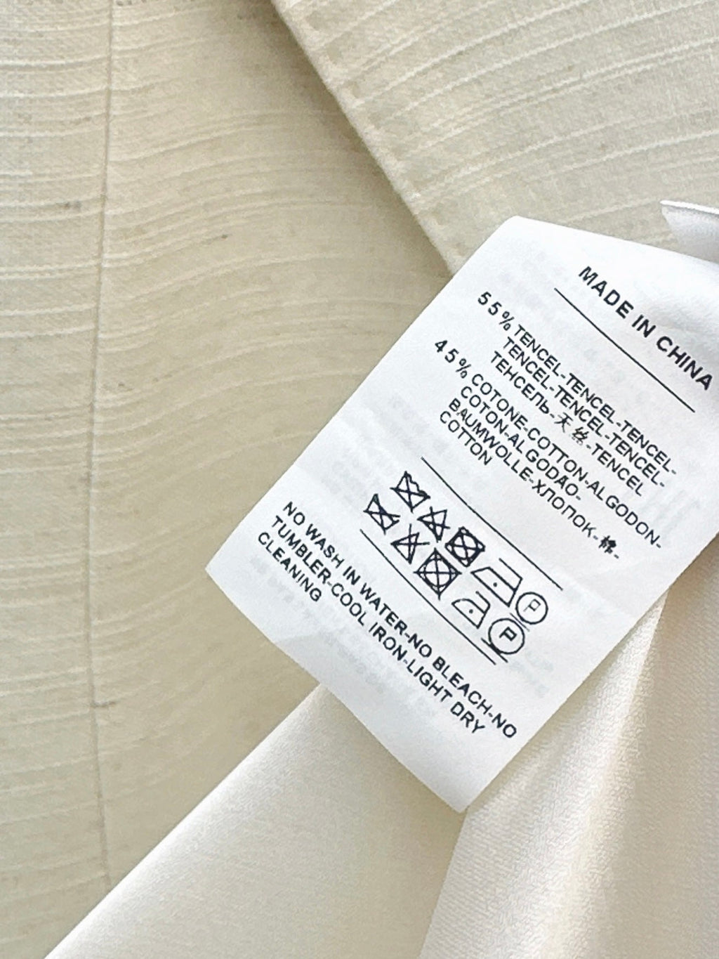 26Latest Autumn/Winter Lapel Blazer with Side-Button Detail