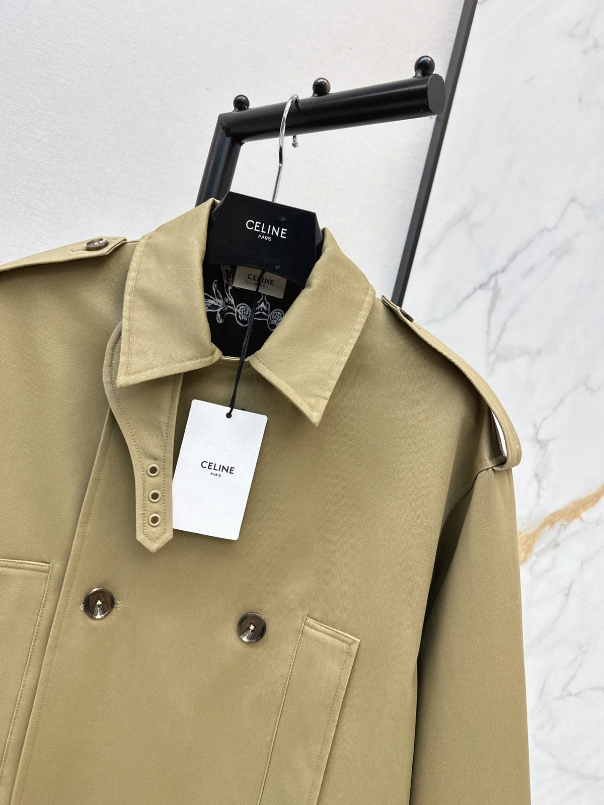 26Latest Autumn/Winter Long Trench Coat with Printed Lining