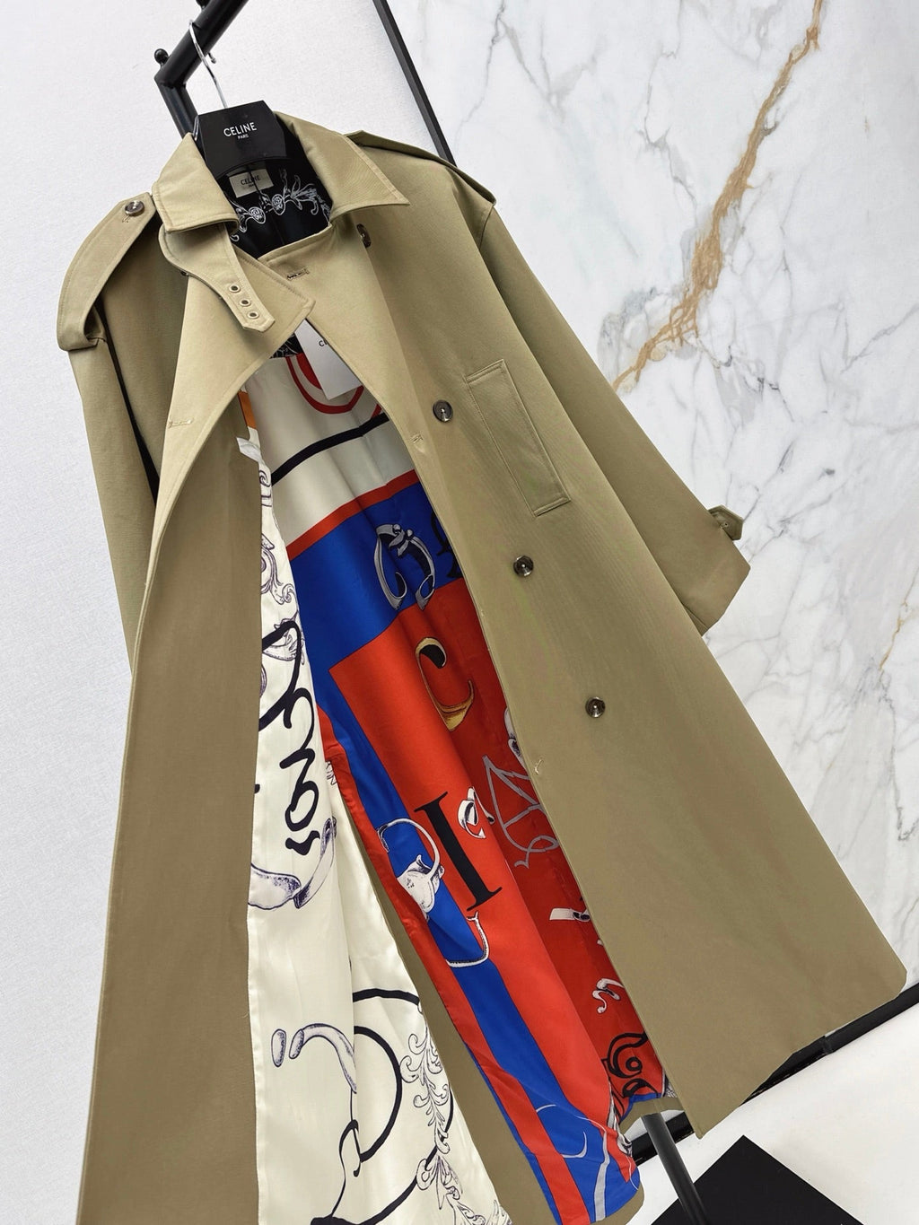 26Latest Autumn/Winter Long Trench Coat with Printed Lining