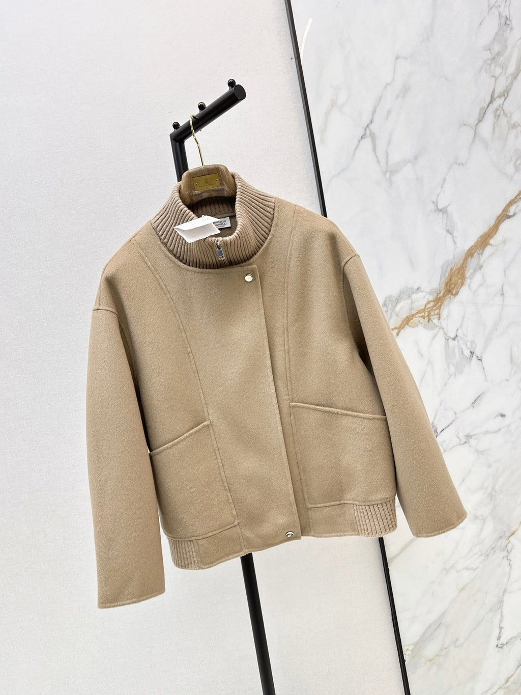 26Latest Autumn/Winter Double-Faced Wool Coat with Ribbed Knit Stand Collar