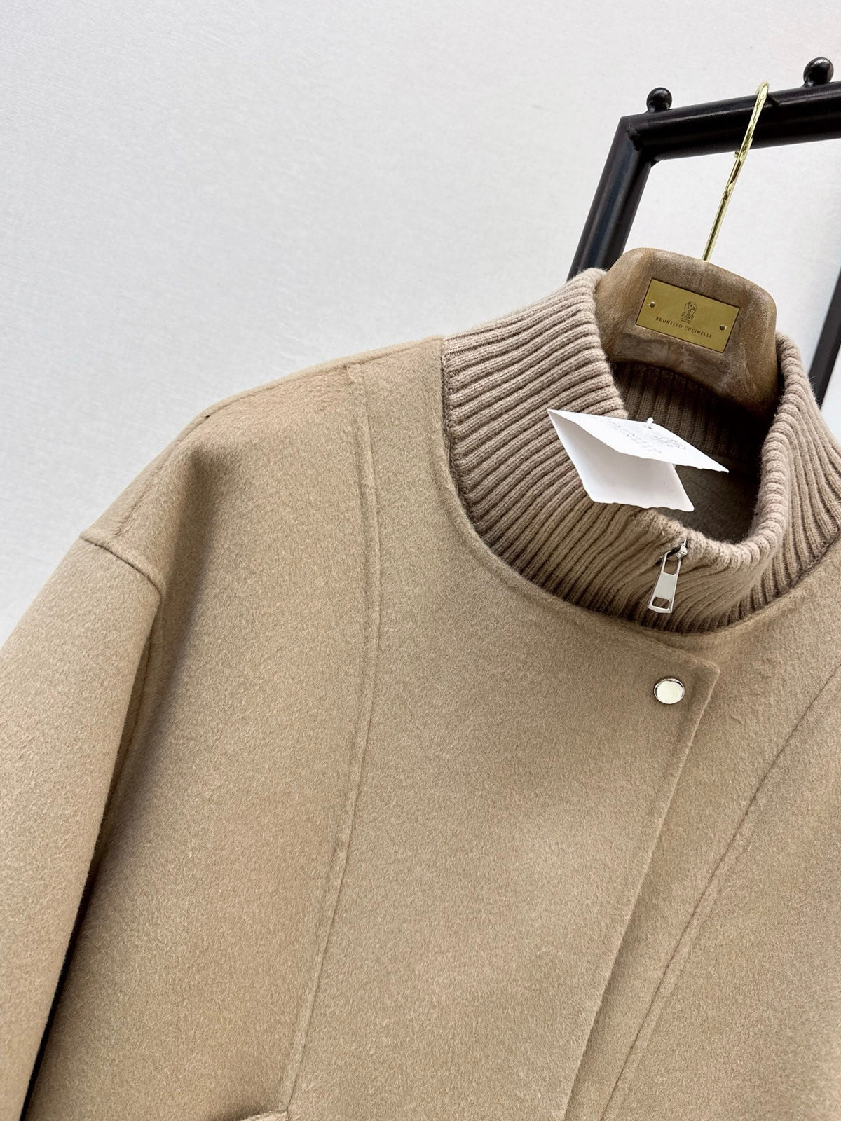 26Latest Autumn/Winter Double-Faced Wool Coat with Ribbed Knit Stand Collar