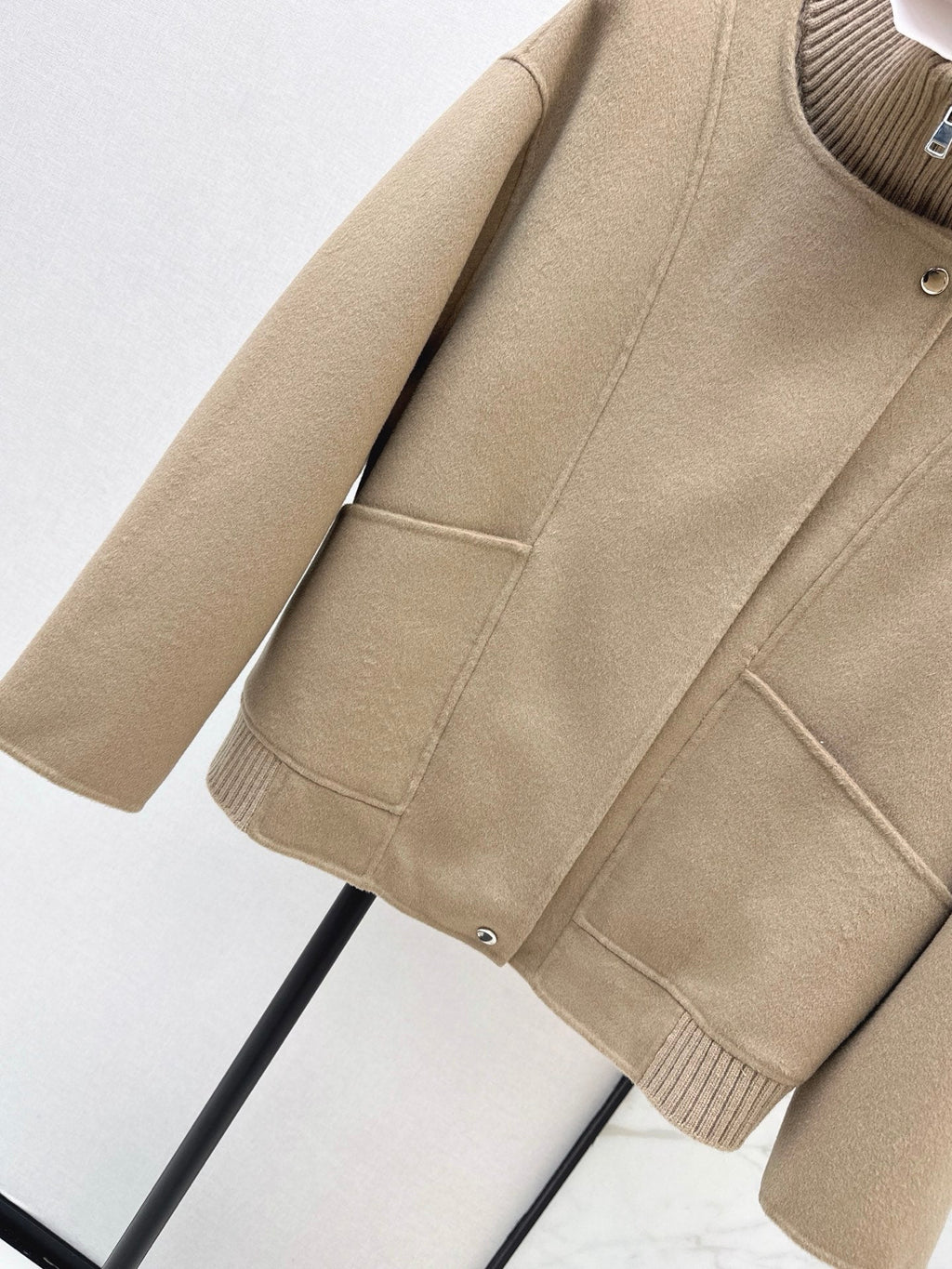 26Latest Autumn/Winter Double-Faced Wool Coat with Ribbed Knit Stand Collar