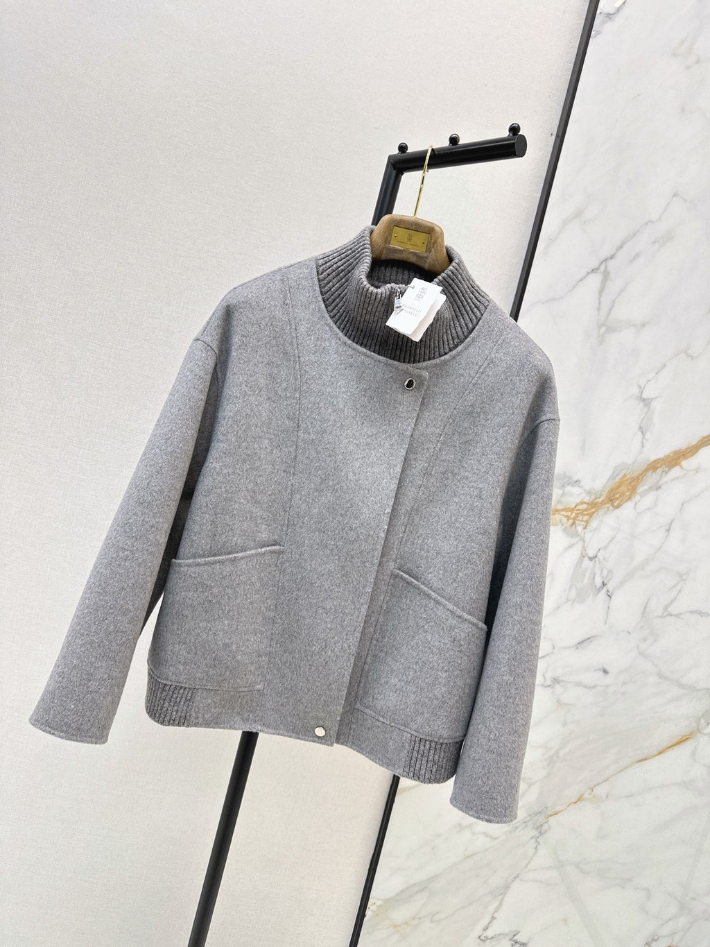 26Latest Autumn/Winter Double-Faced Wool Coat with Ribbed Knit Stand Collar